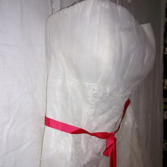 Ivory and New Red Dress - Picture 4 of 5